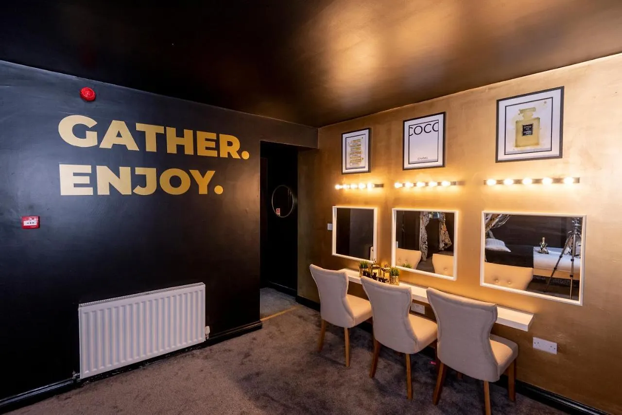 Apartment The Tudor Gathering - Events Groups - Up To 30 - Hot Tub Chester United Kingdom